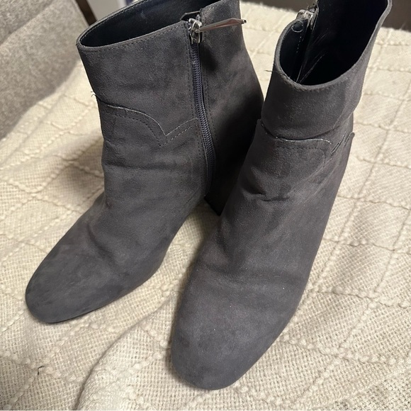 Zara women’s Trafaluc gray suede ankle booties size 41 - Picture 9 of 10